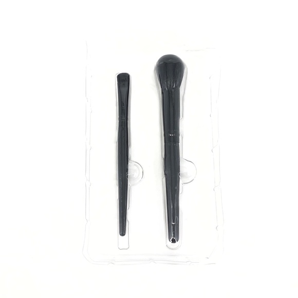 ELF Essential Brush Set - Powder + Eyeshadow Brush - Picture 5 of 6